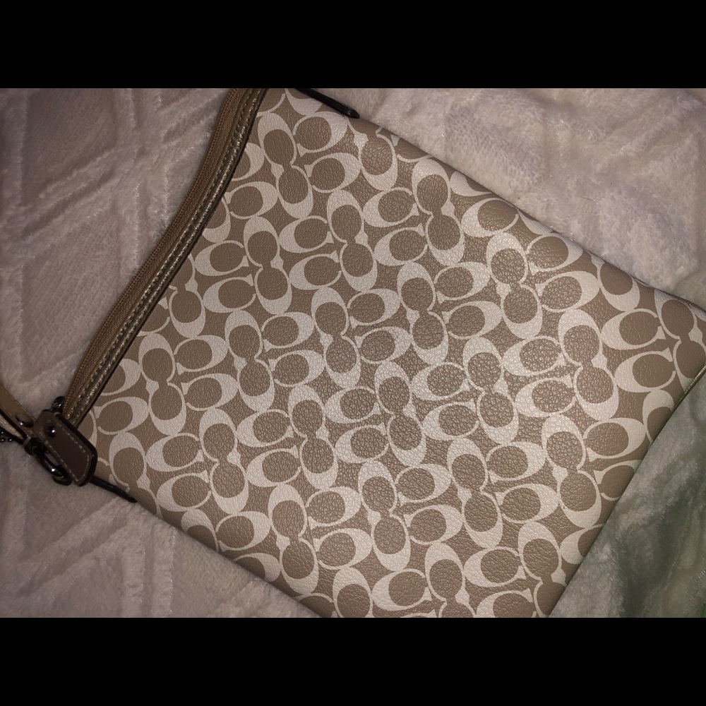 Coach Purse - Picture 3 of 7